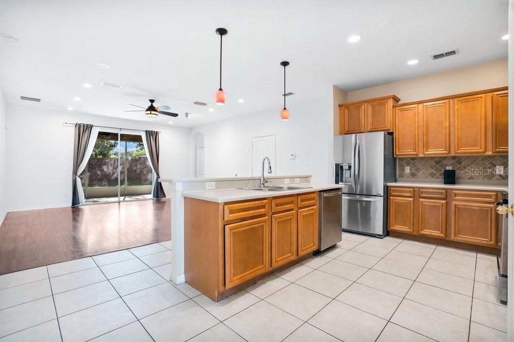 407 SHIRLEY DR