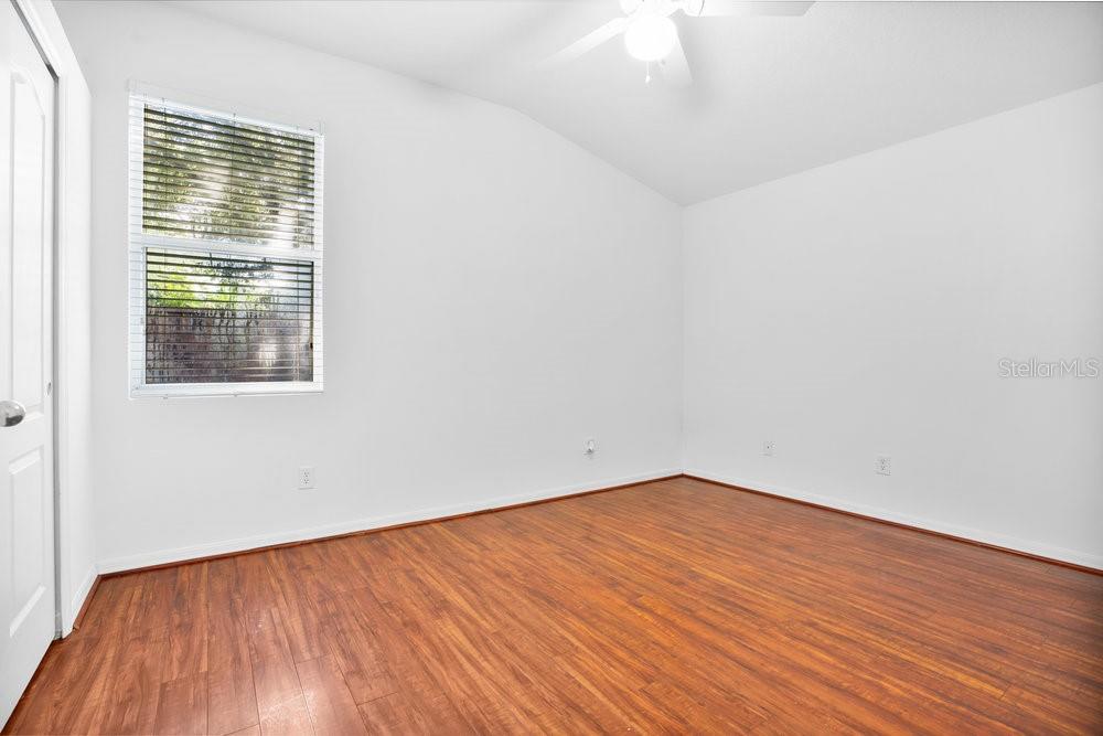 407 SHIRLEY DR