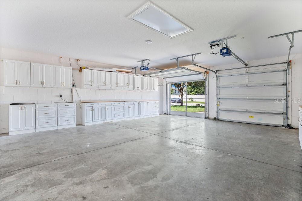 407 SHIRLEY DR