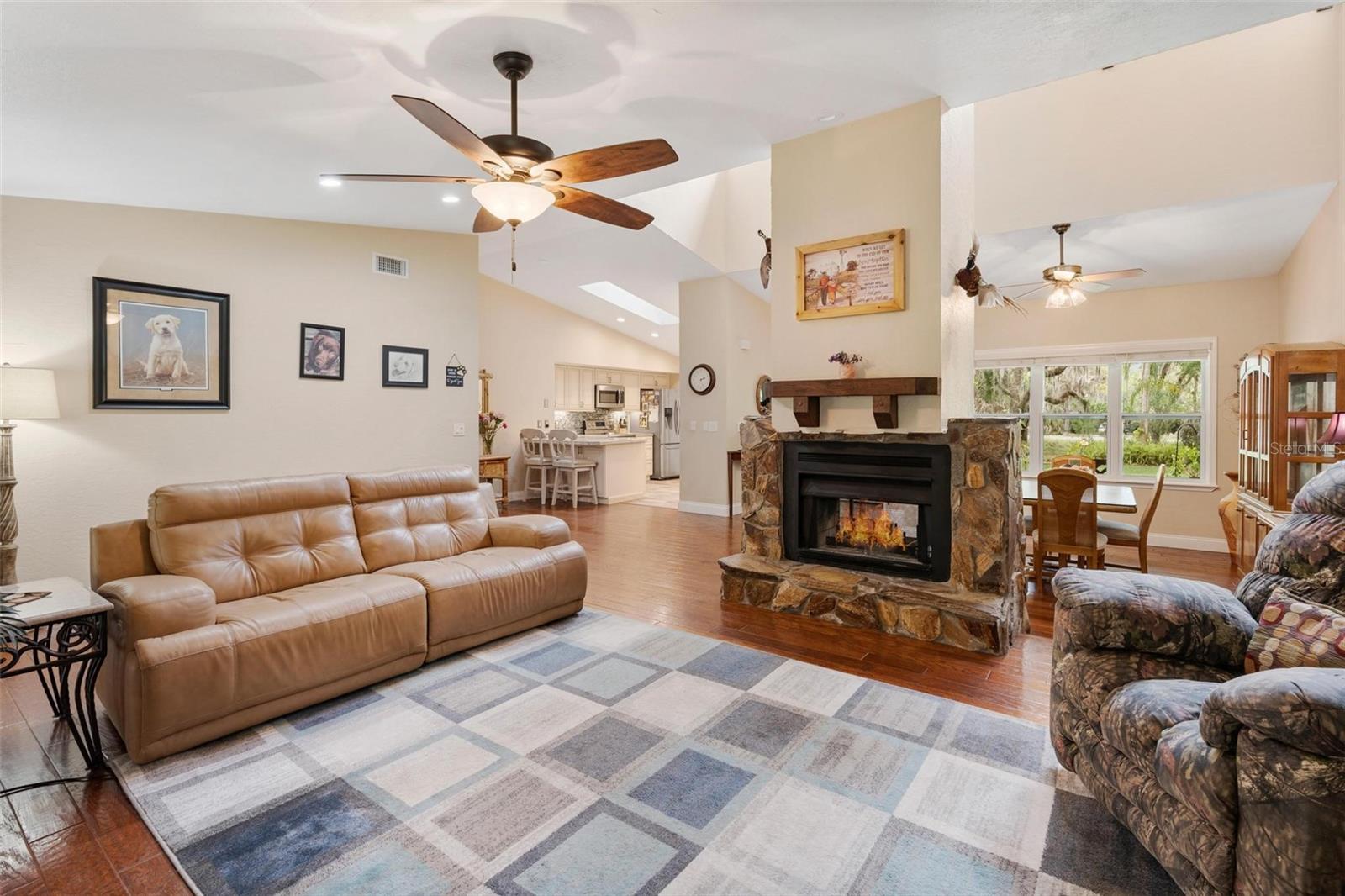 405 E HALL RD