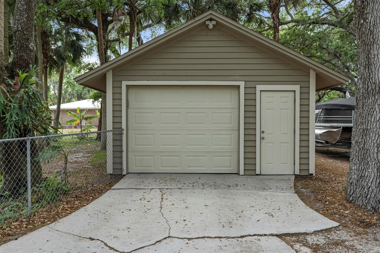 405 E HALL RD