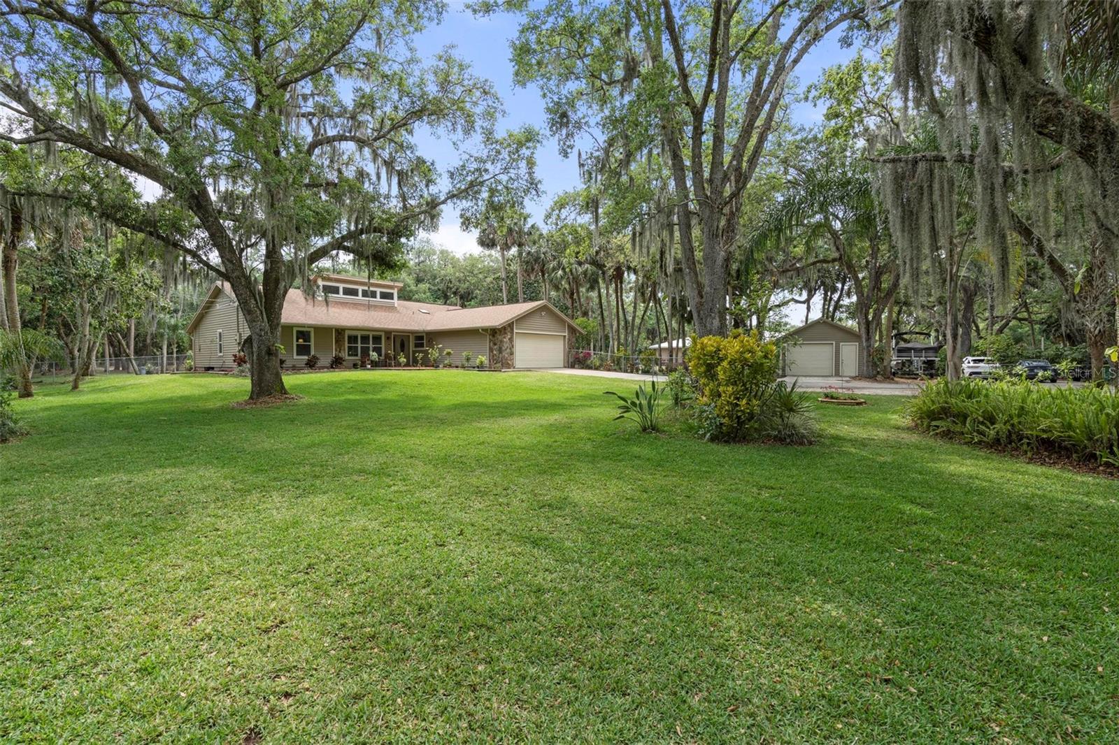 405 E HALL RD