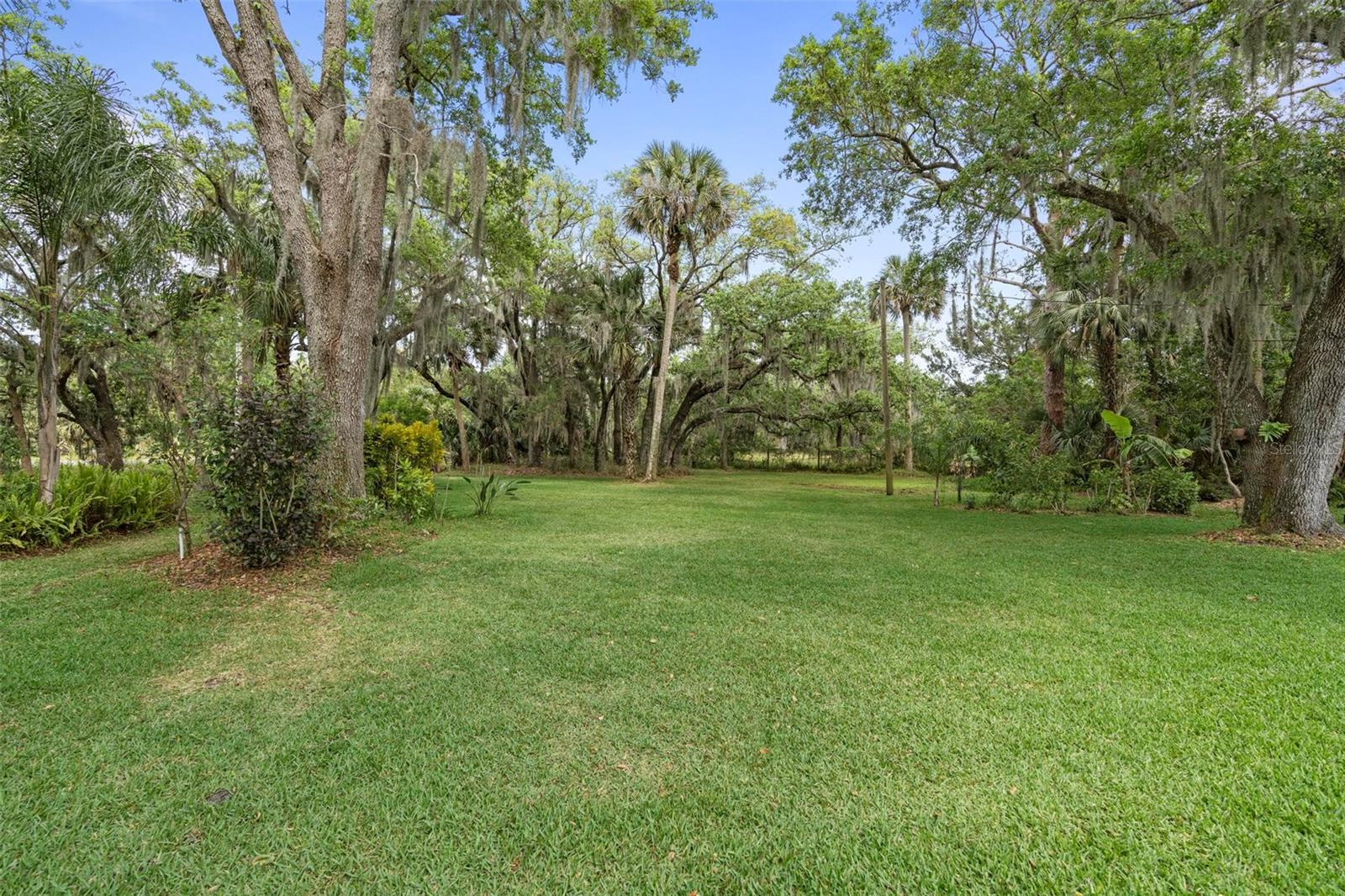 405 E HALL RD