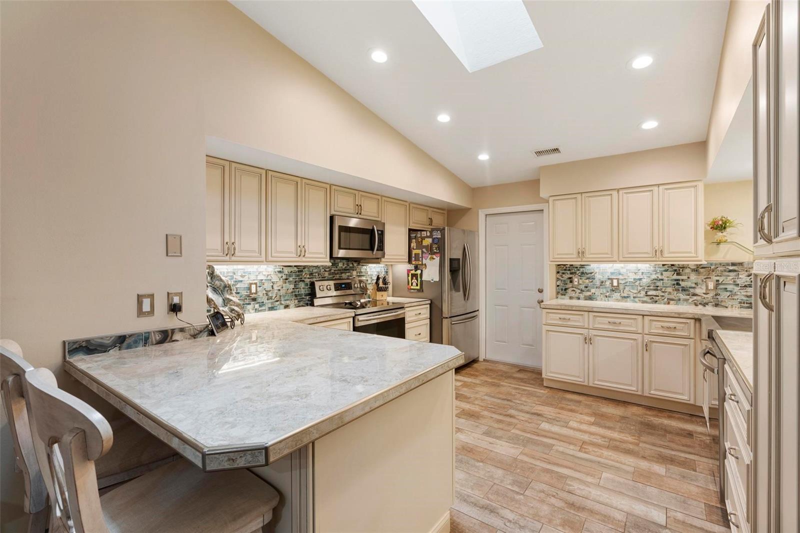 405 E HALL RD