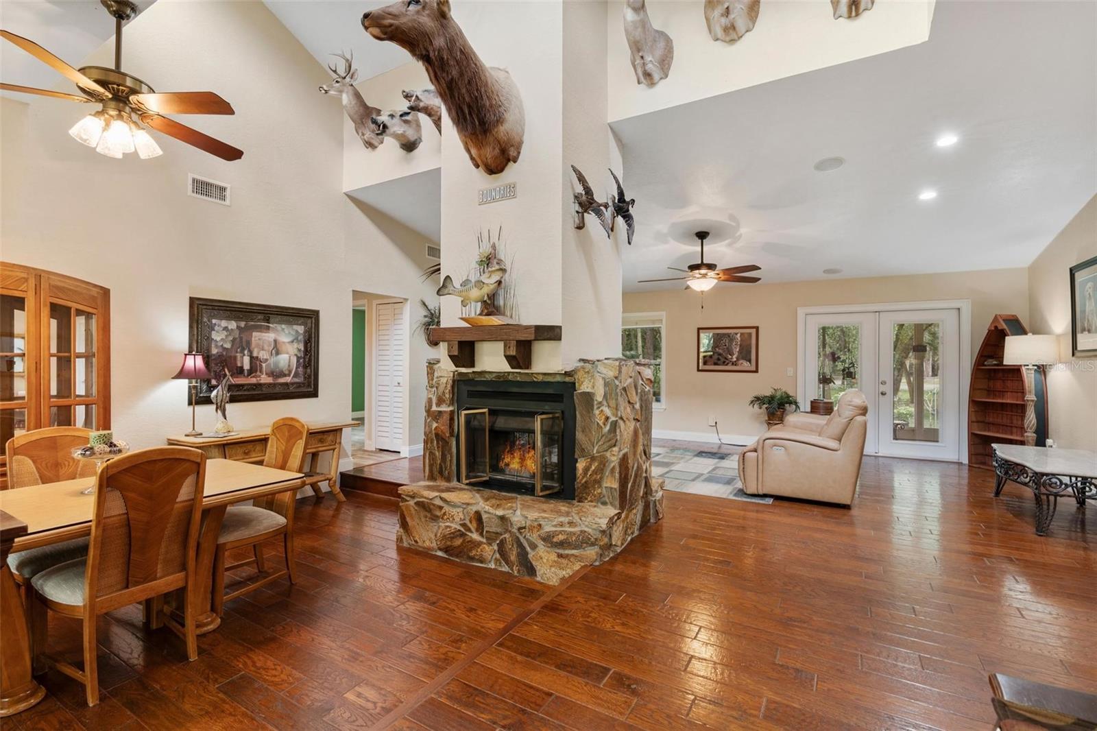 405 E HALL RD