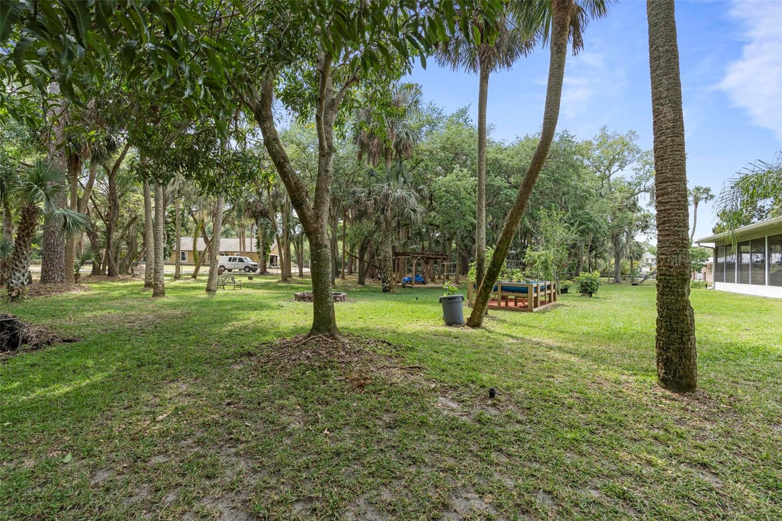 405 E HALL RD