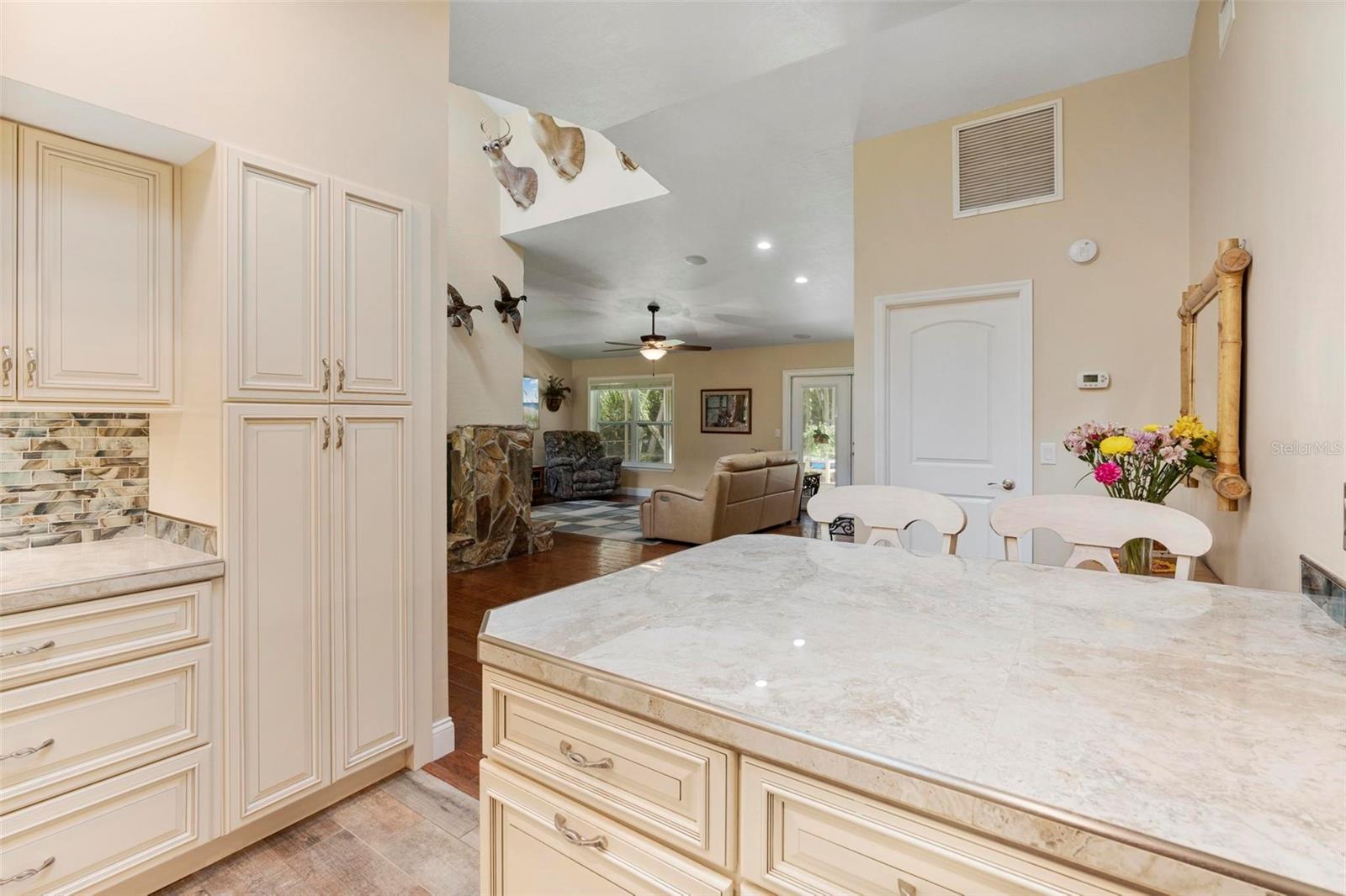 405 E HALL RD