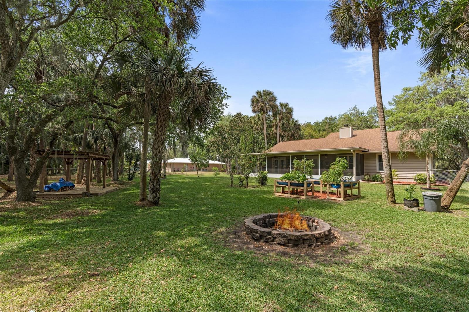 405 E HALL RD
