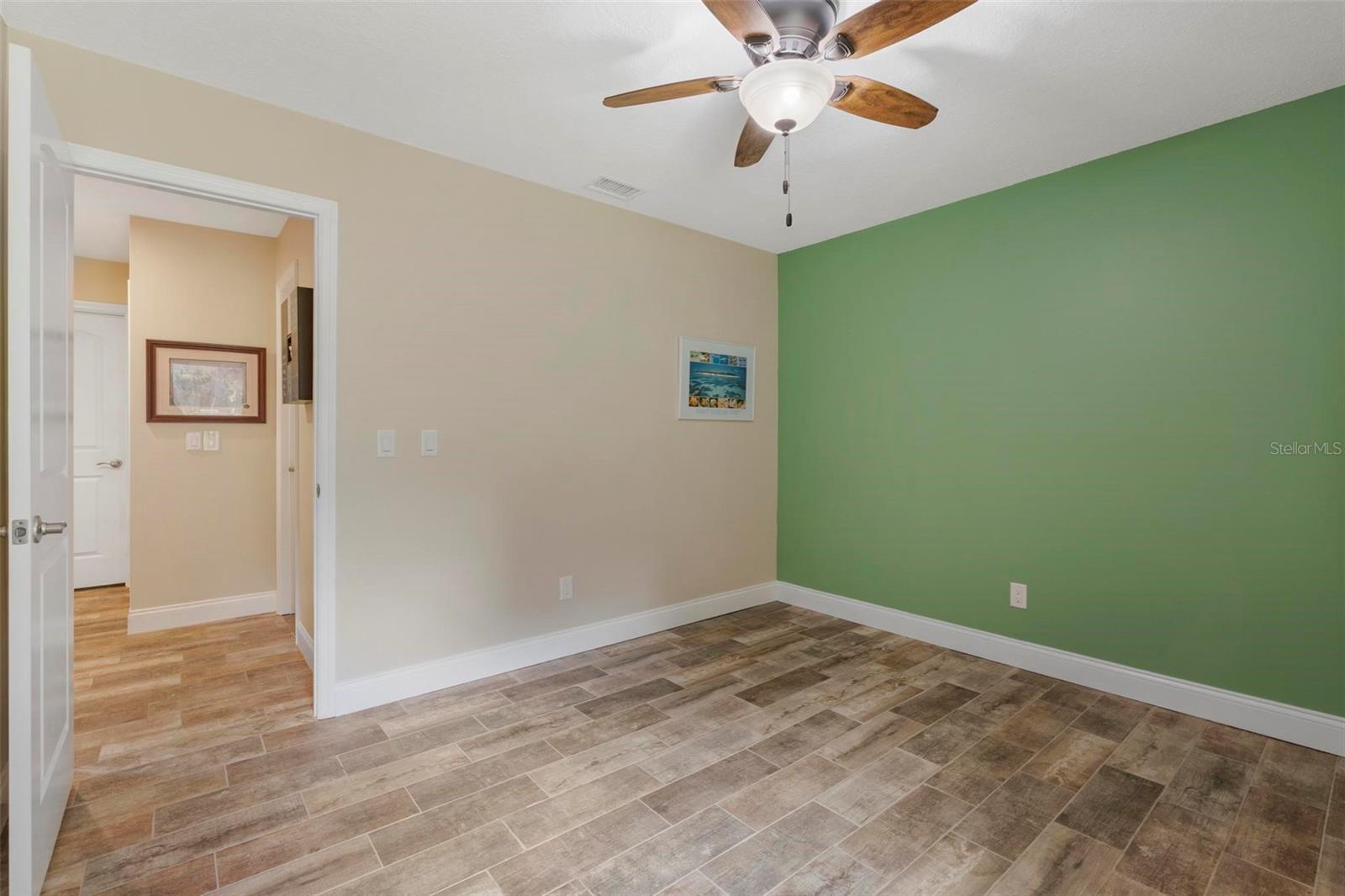 405 E HALL RD
