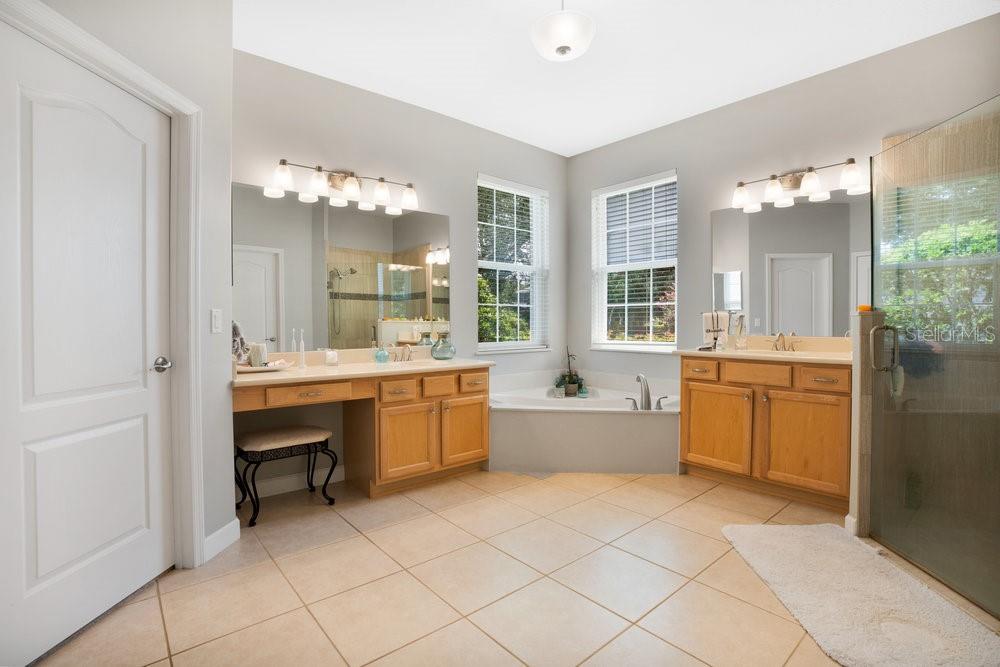 9447 WESTOVER CLUB CIR