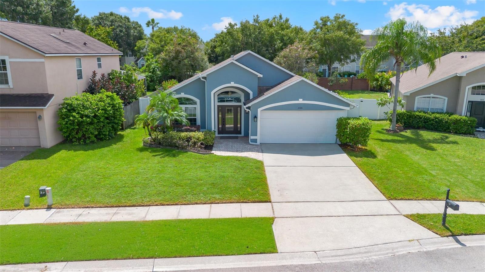 325 LONGSHADOWS CT