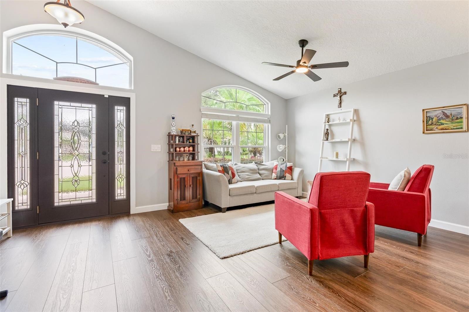 325 LONGSHADOWS CT