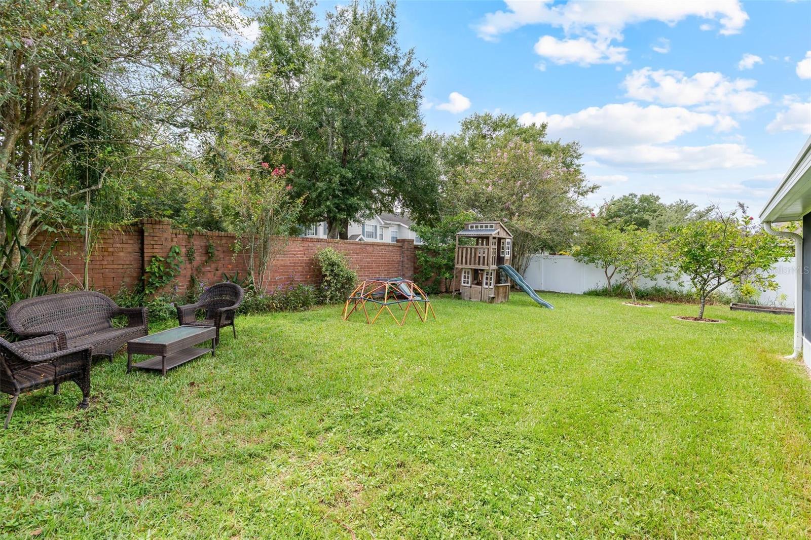 325 LONGSHADOWS CT