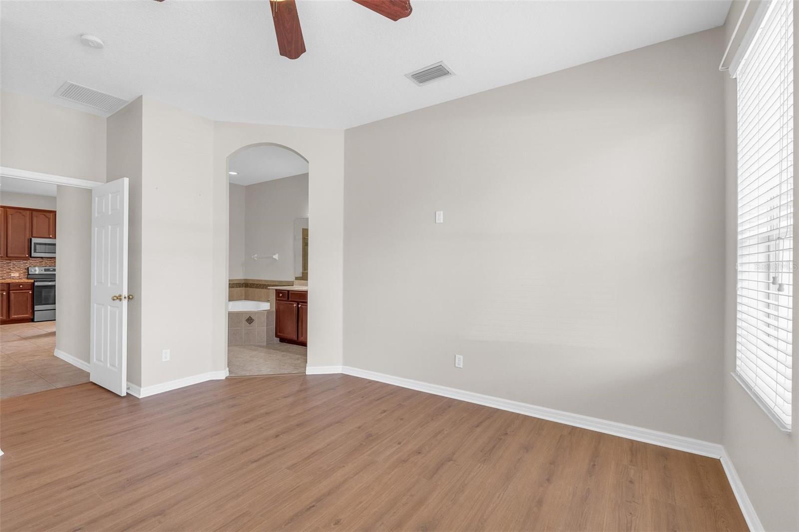 456 SILVERDALE AVE