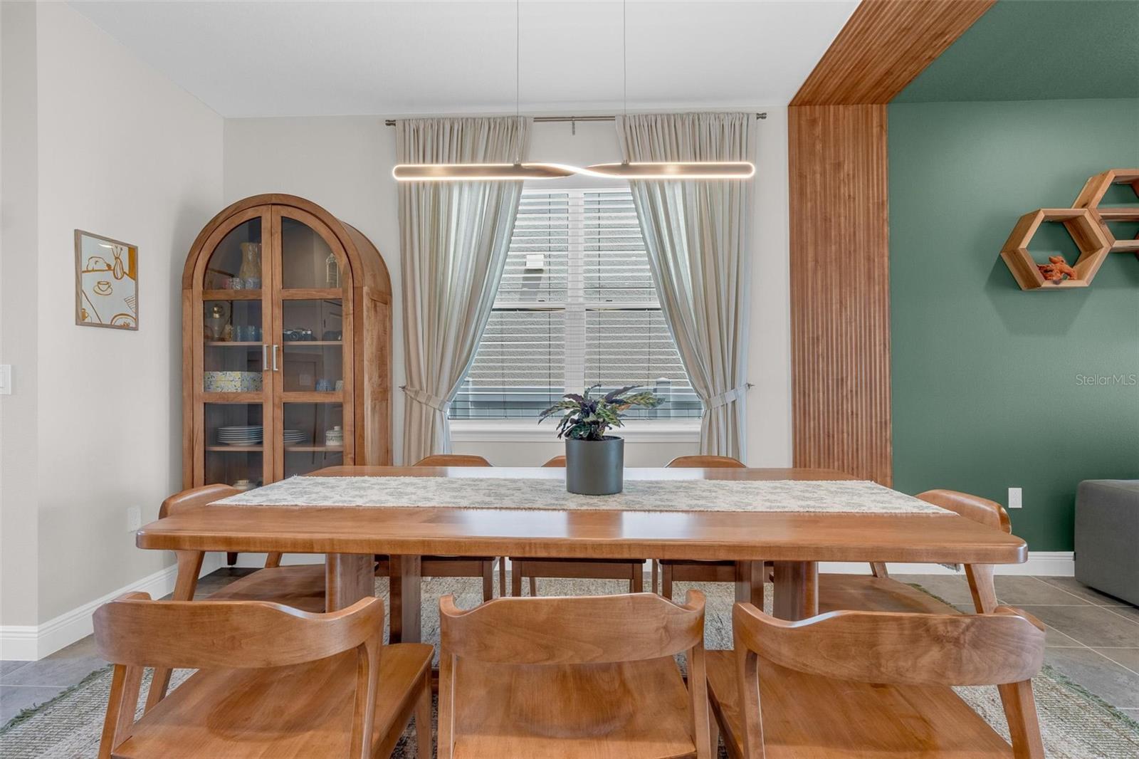 2019 SUNSHINE PEAK DR