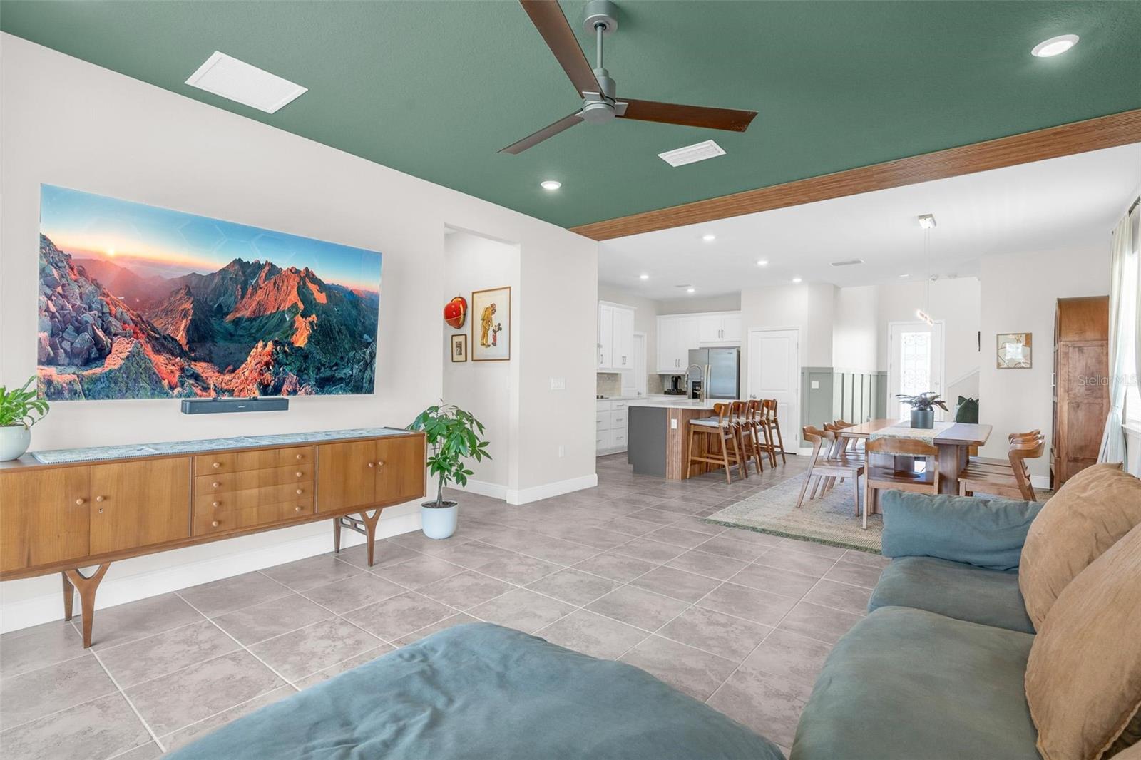 2019 SUNSHINE PEAK DR