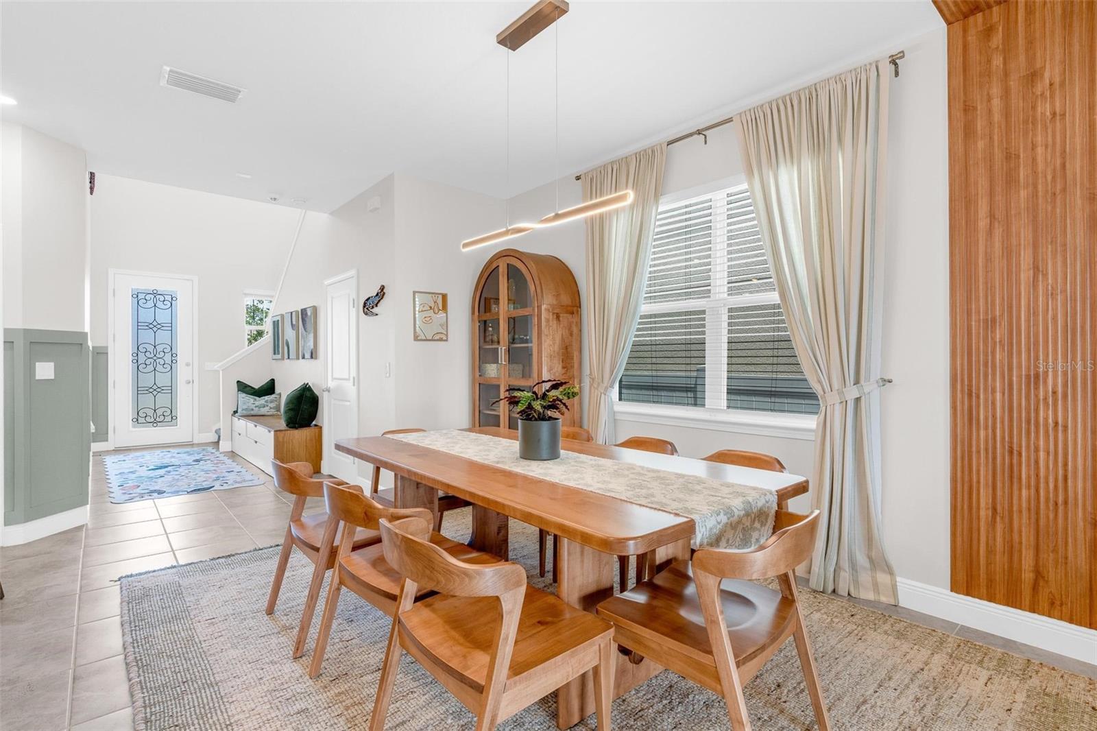 2019 SUNSHINE PEAK DR