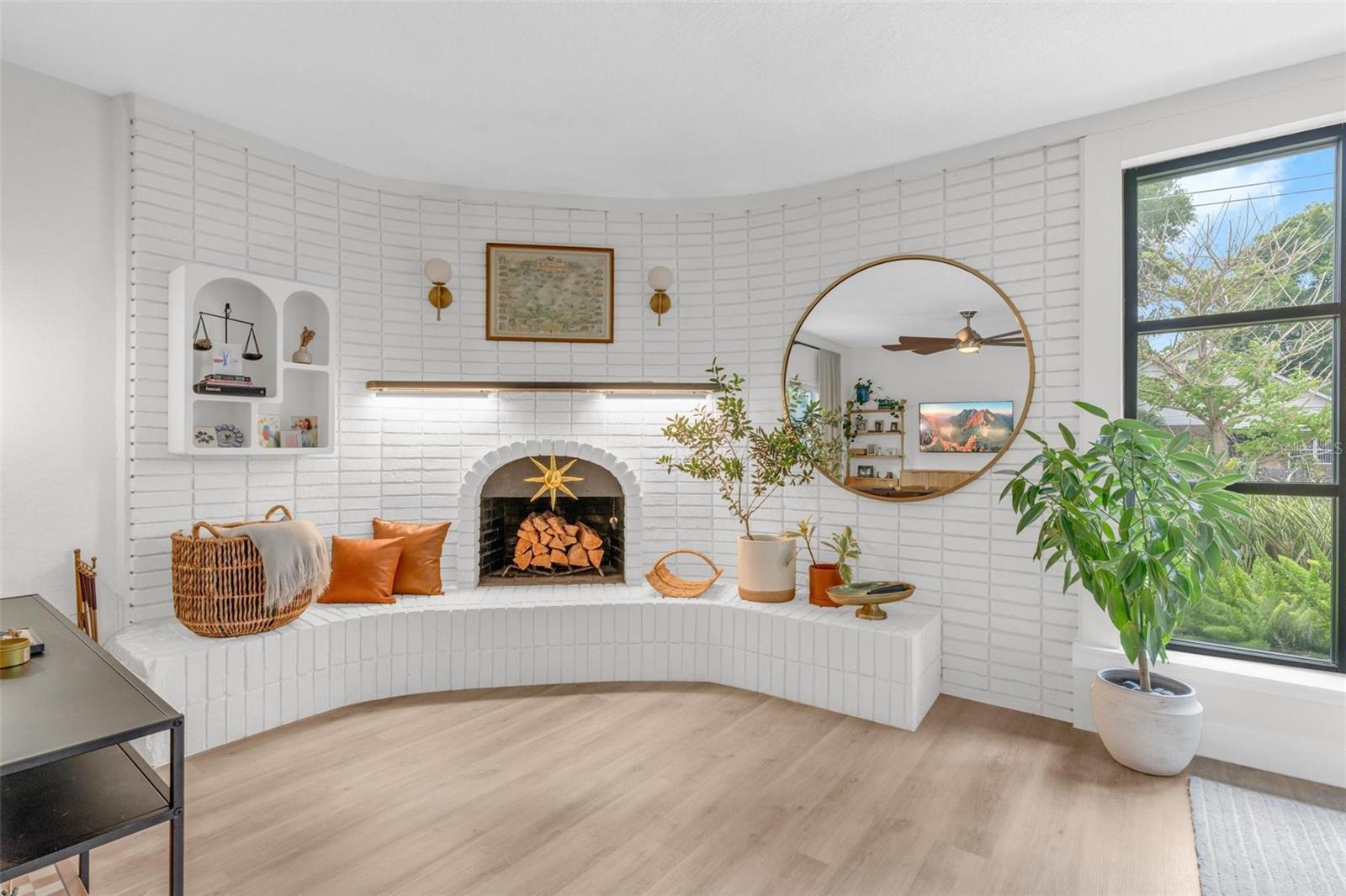 1929 ESSEX PL