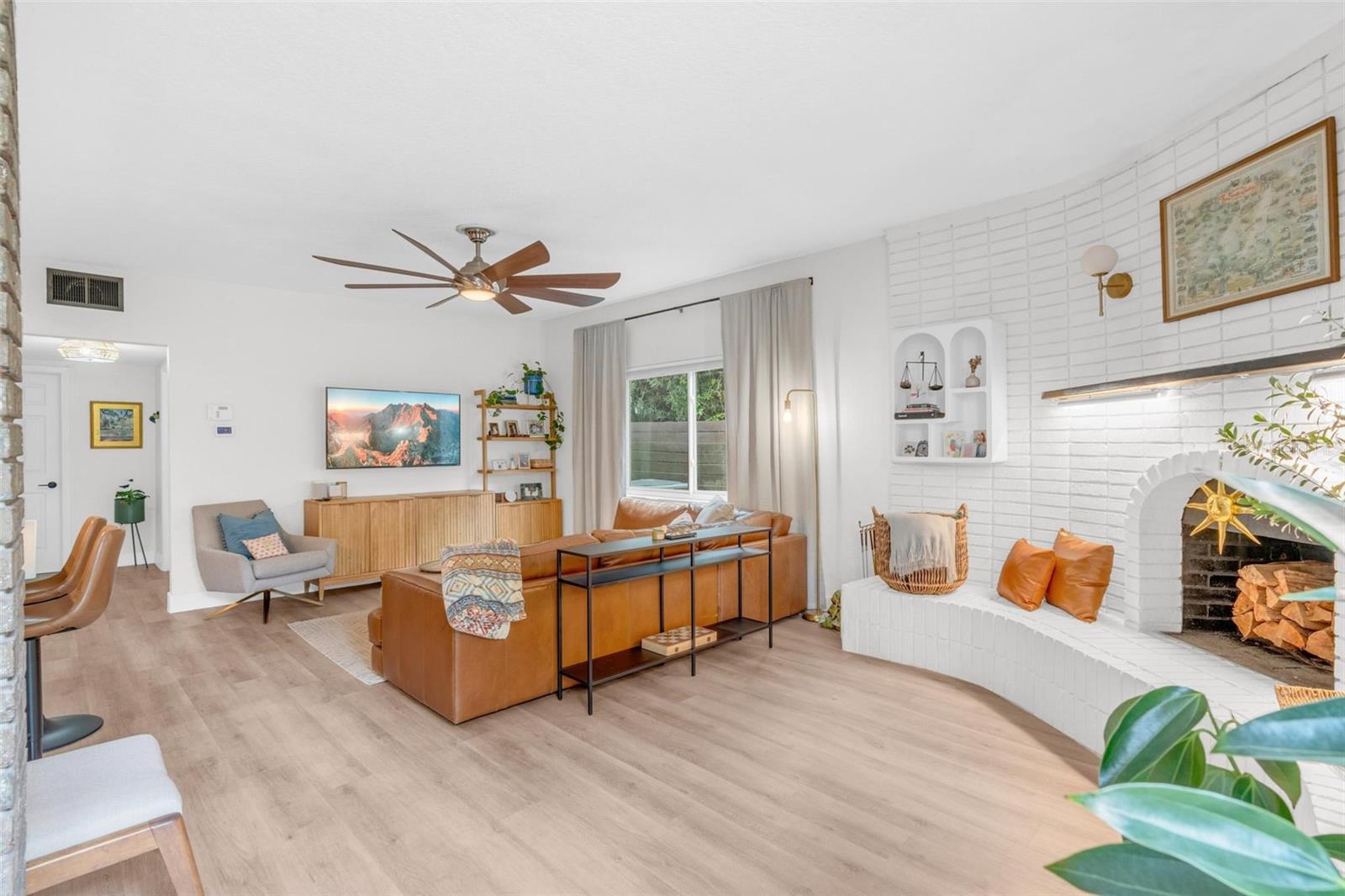 1929 ESSEX PL