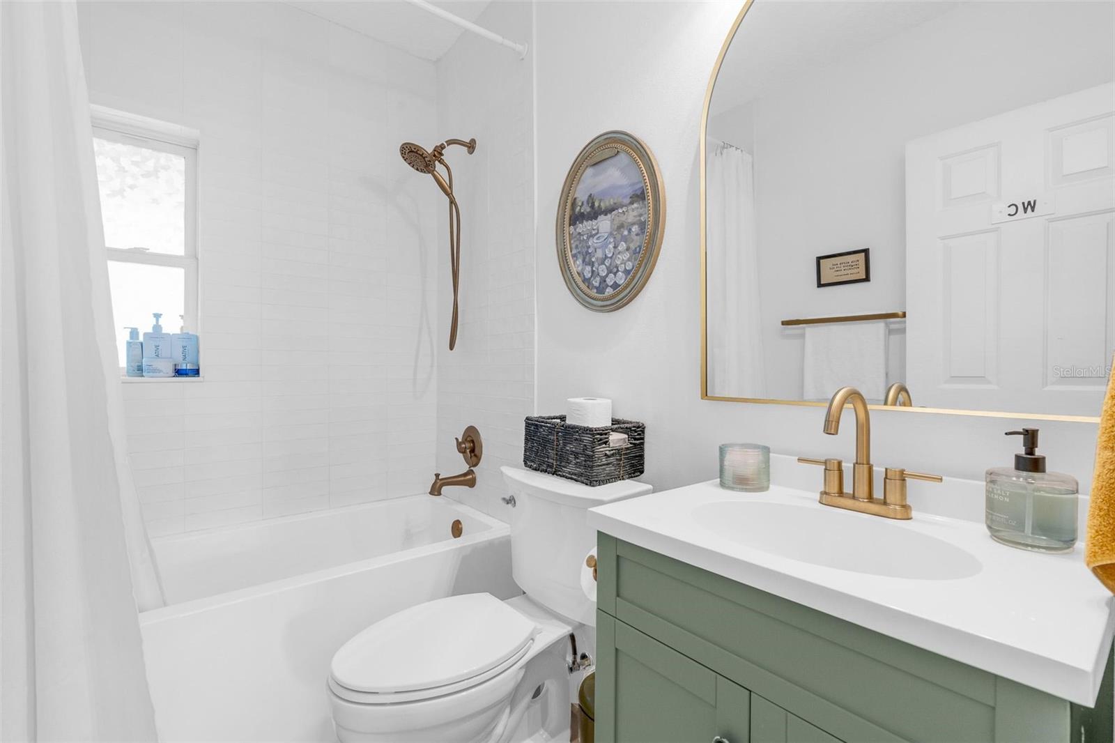 1929 ESSEX PL