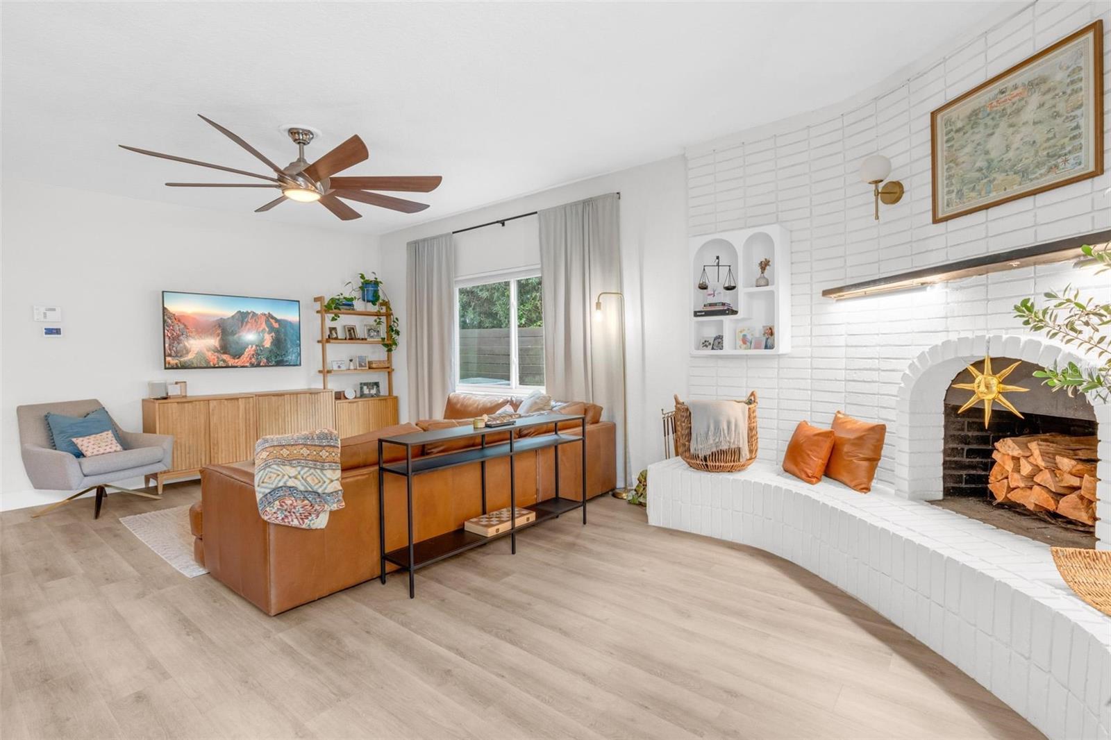 1929 ESSEX PL