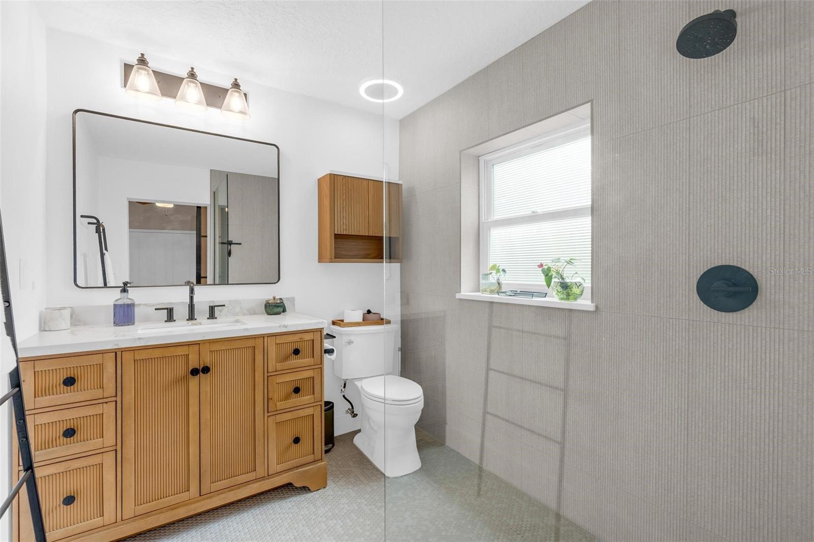 1929 ESSEX PL