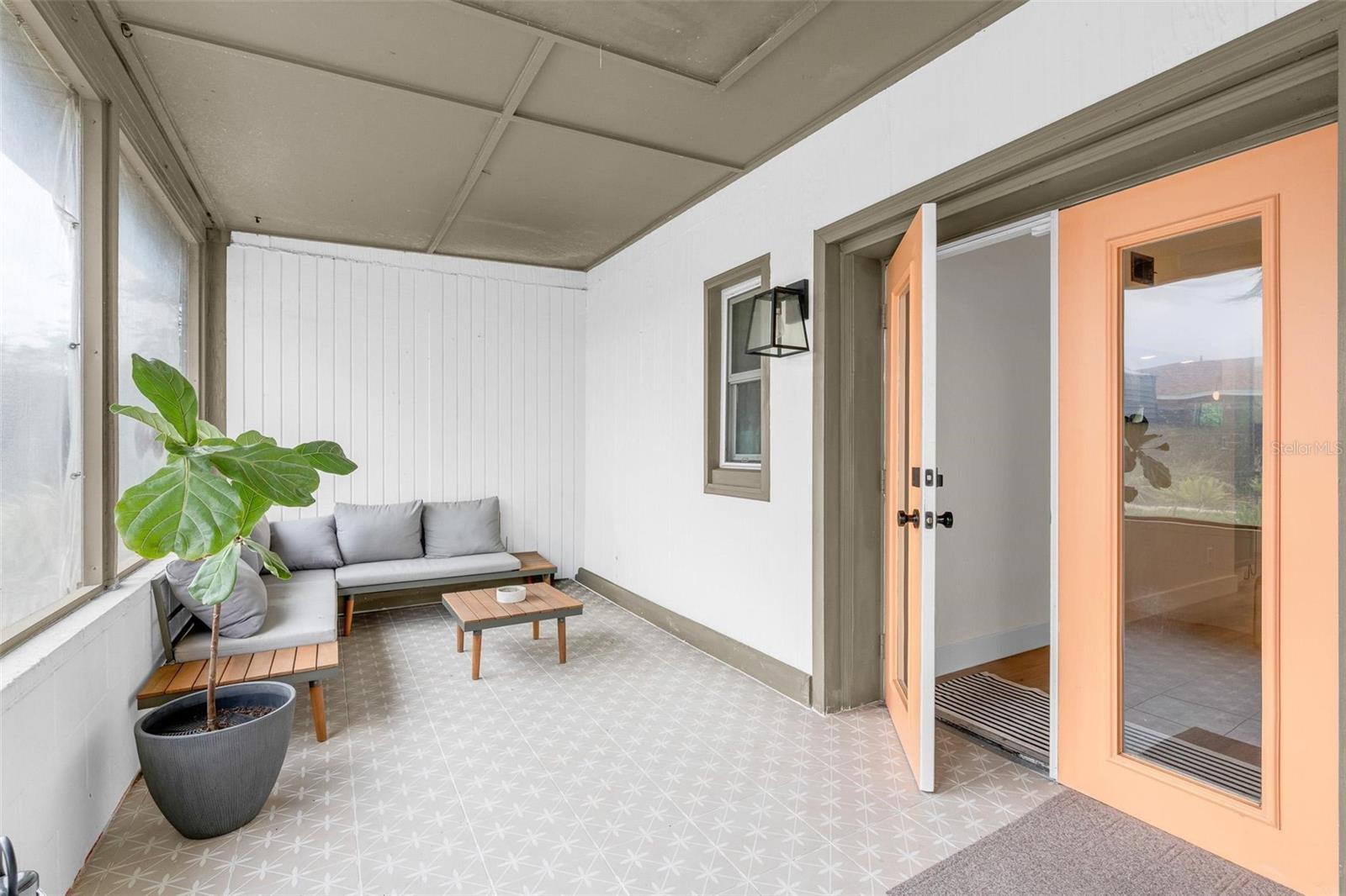 1929 ESSEX PL