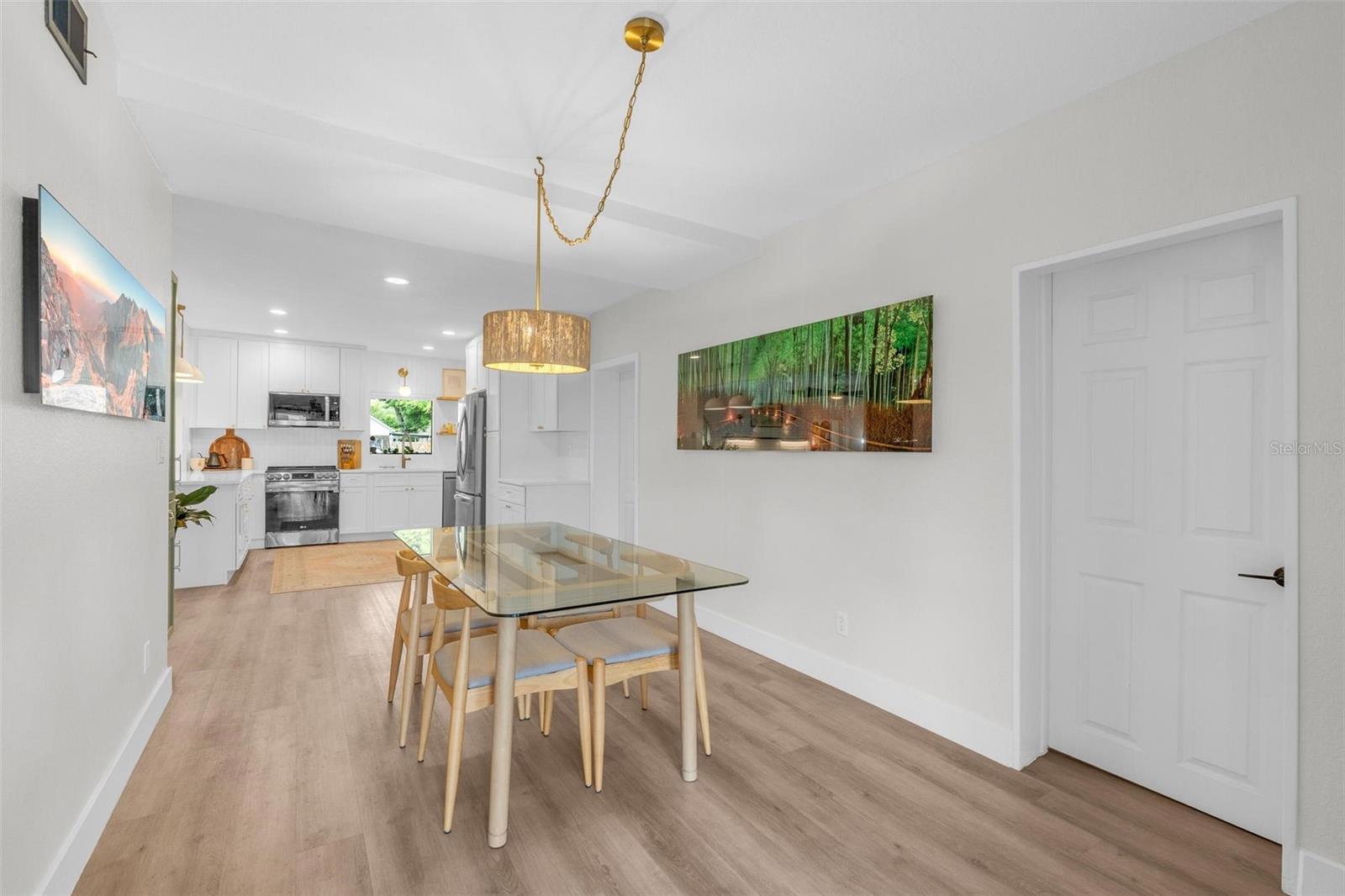 1929 ESSEX PL