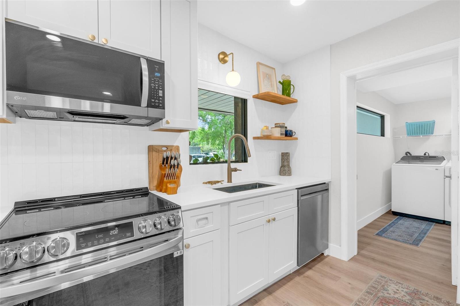 1929 ESSEX PL