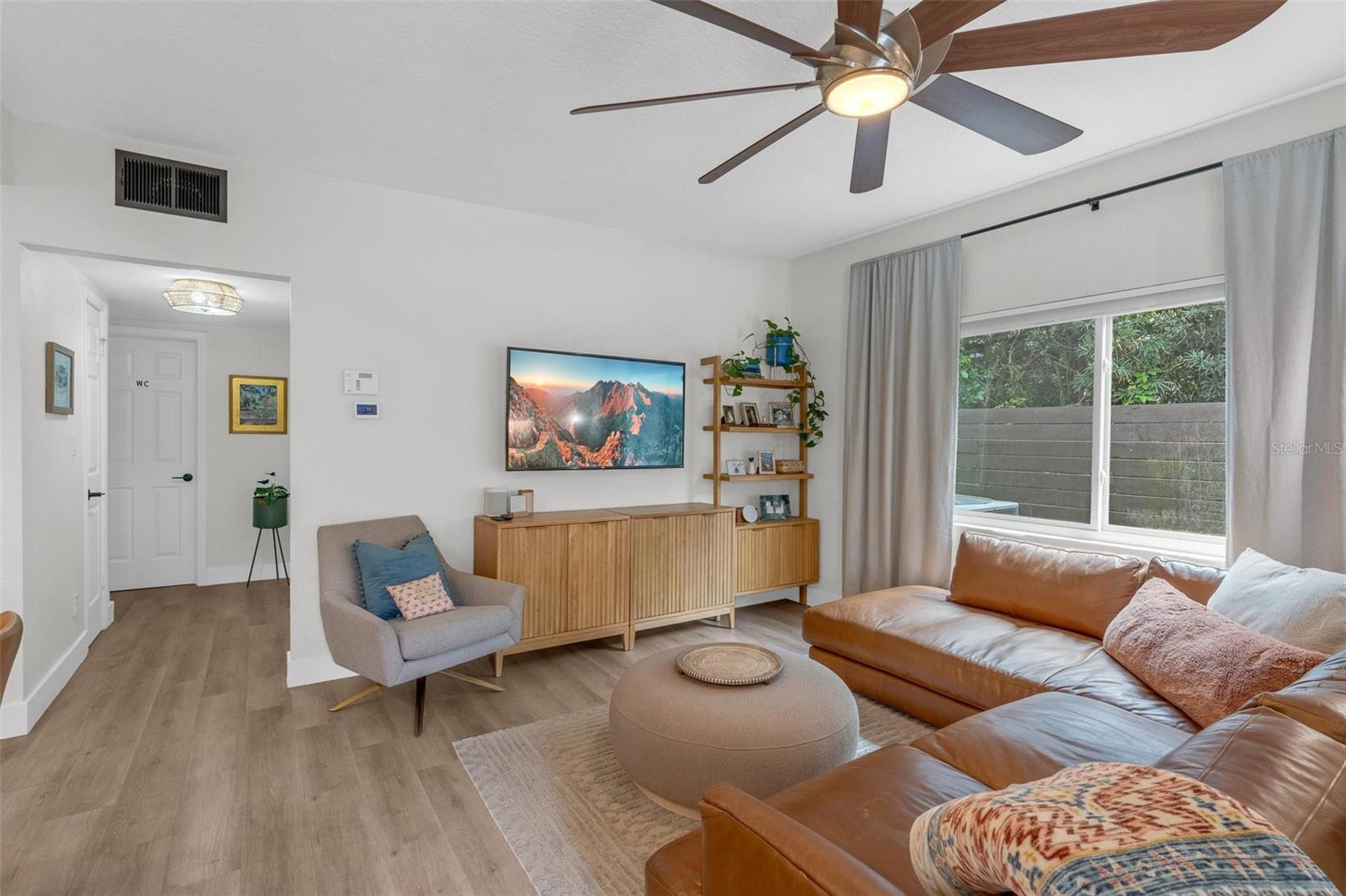 1929 ESSEX PL