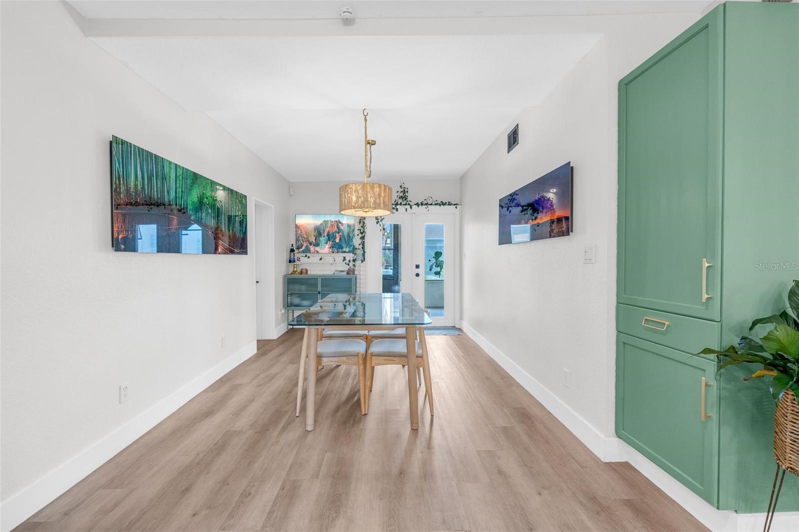 1929 ESSEX PL