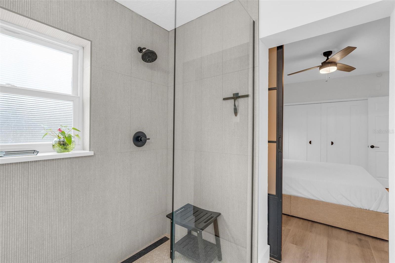 1929 ESSEX PL