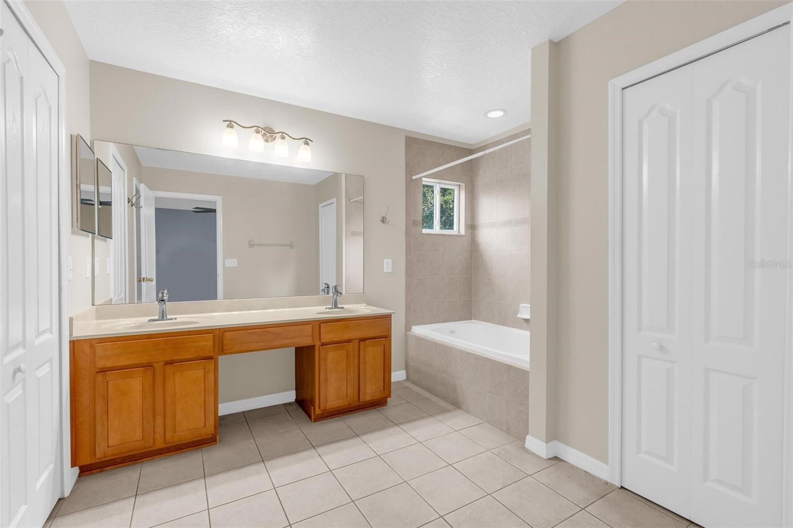 1944 PORTCASTLE CIR