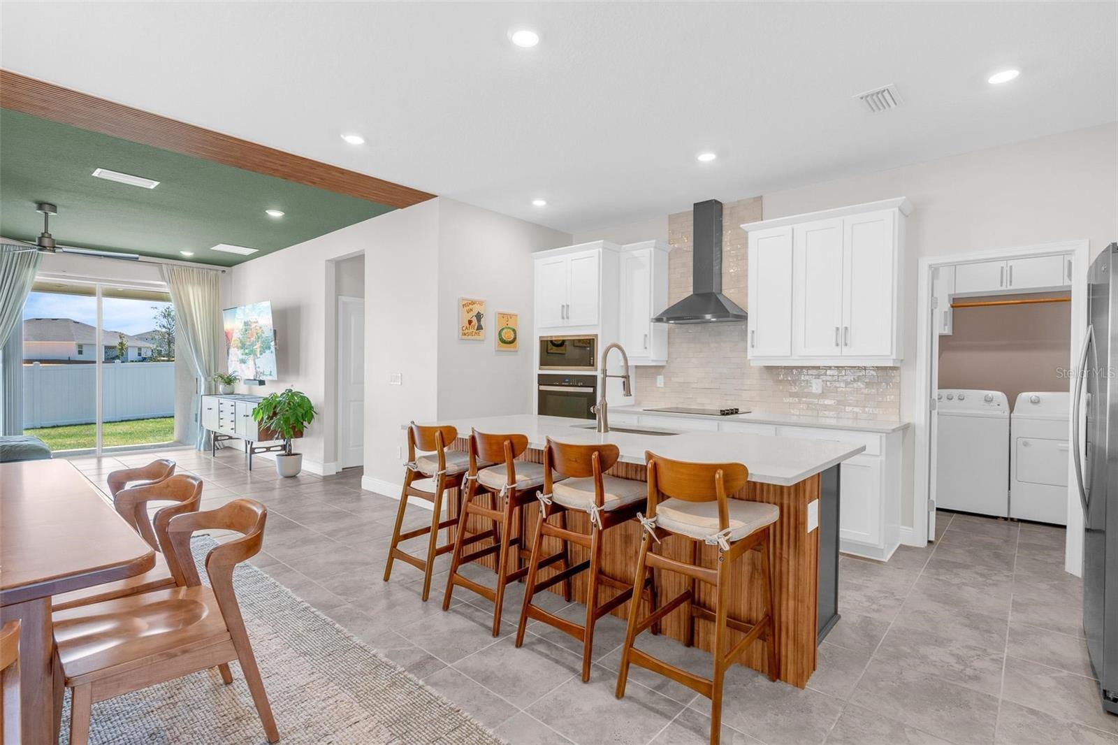 2019 SUNSHINE PEAK DR