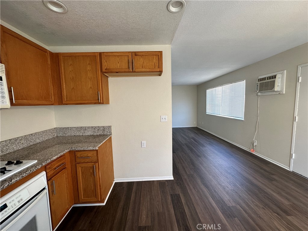 43314 27th Street W