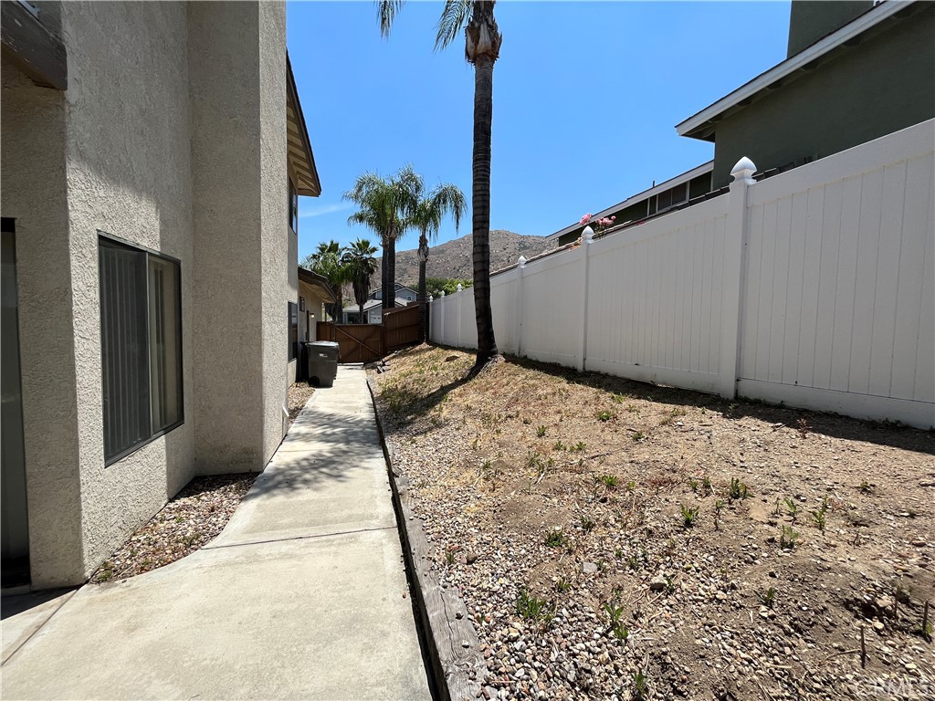 22470 Country Gate Road