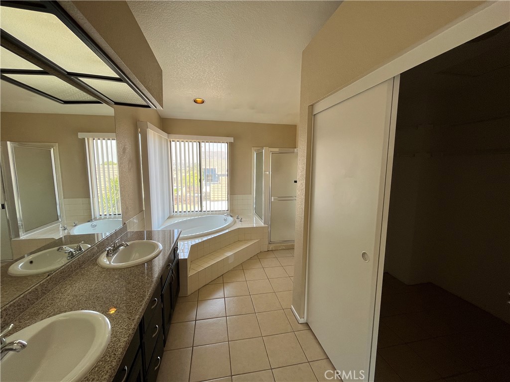 22470 Country Gate Road