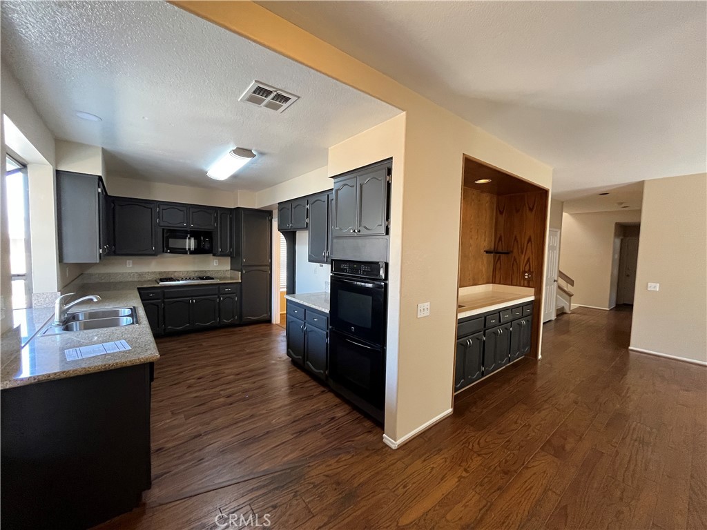 22470 Country Gate Road