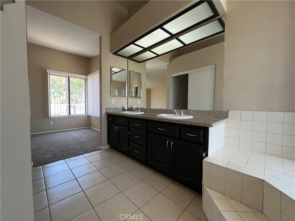 22470 Country Gate Road