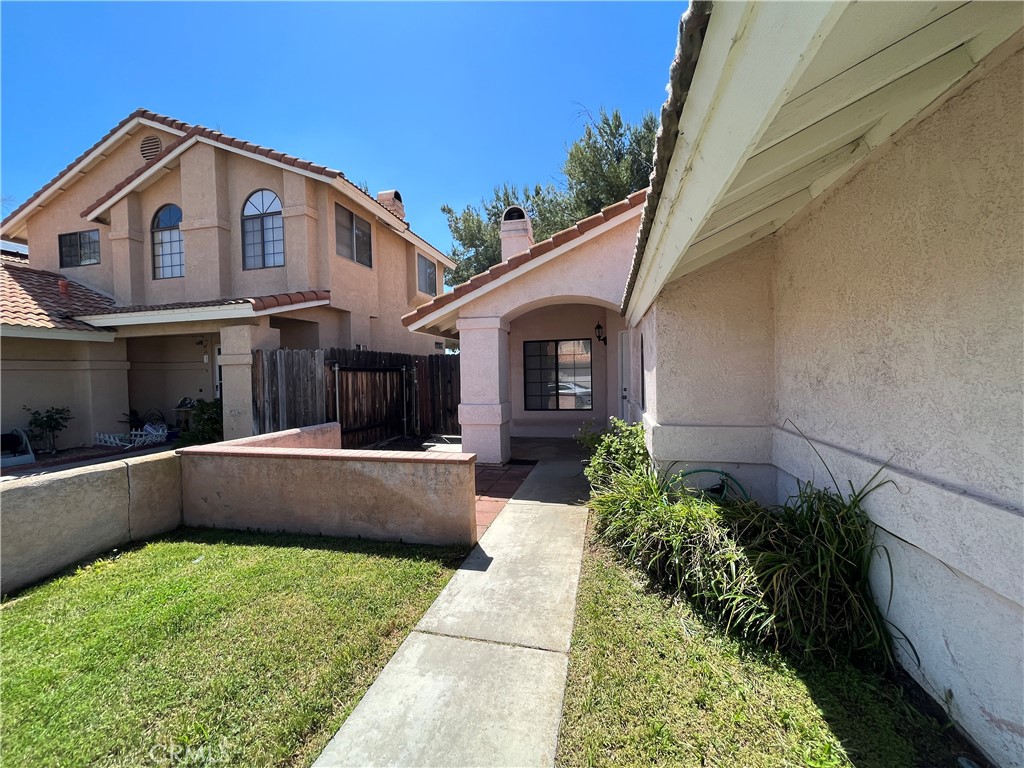 39750 Knollridge Drive