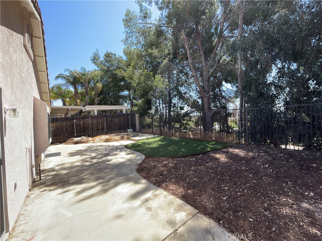 39750 Knollridge Drive
