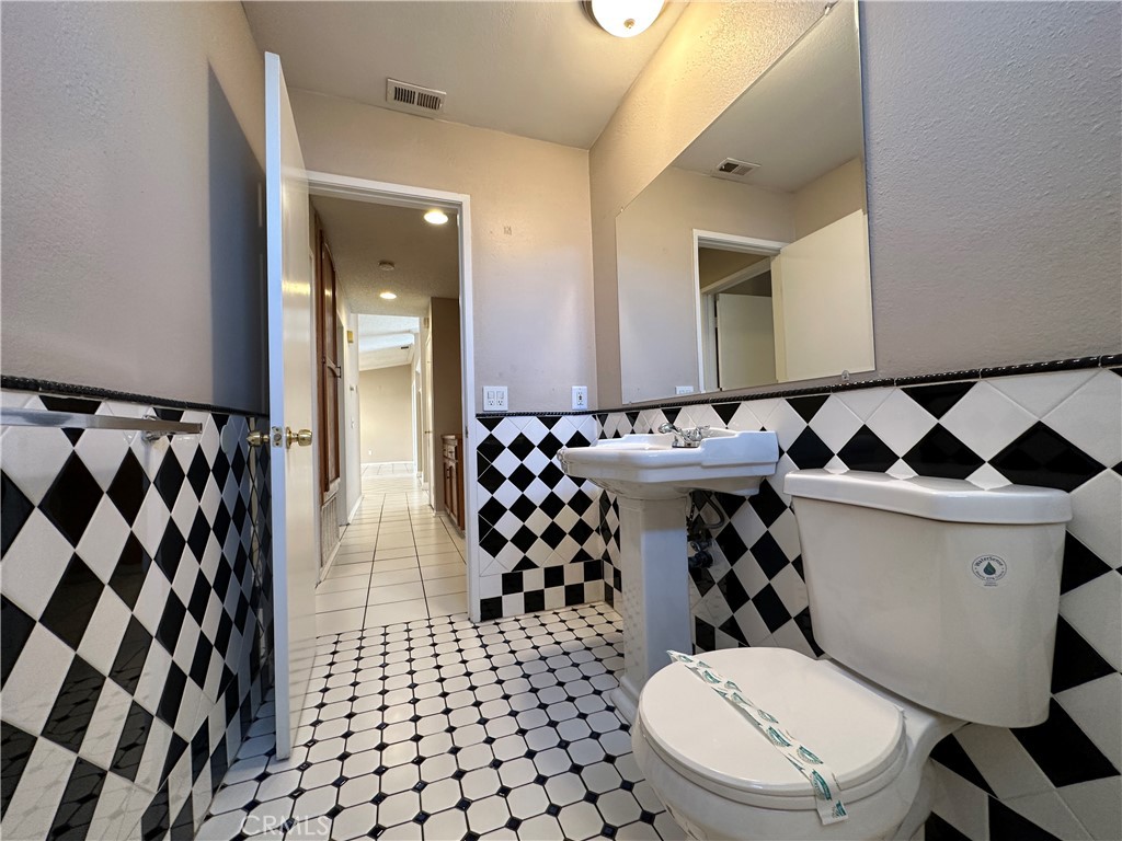 25253 Minnetonka Court