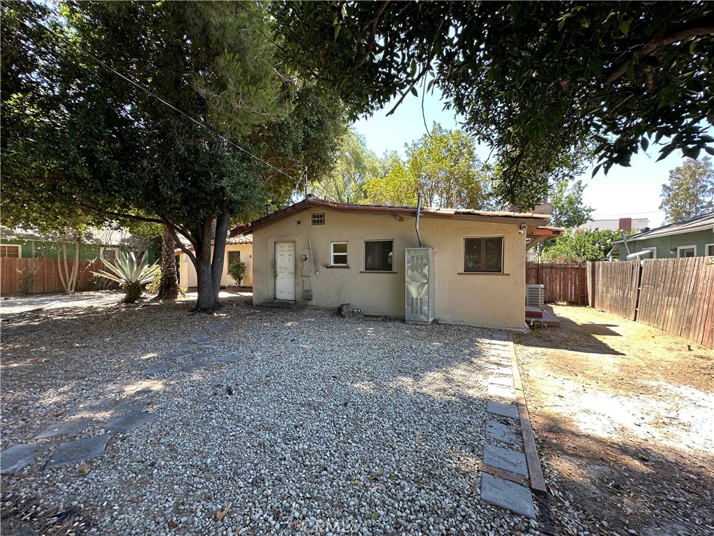 14747 Kittridge Street