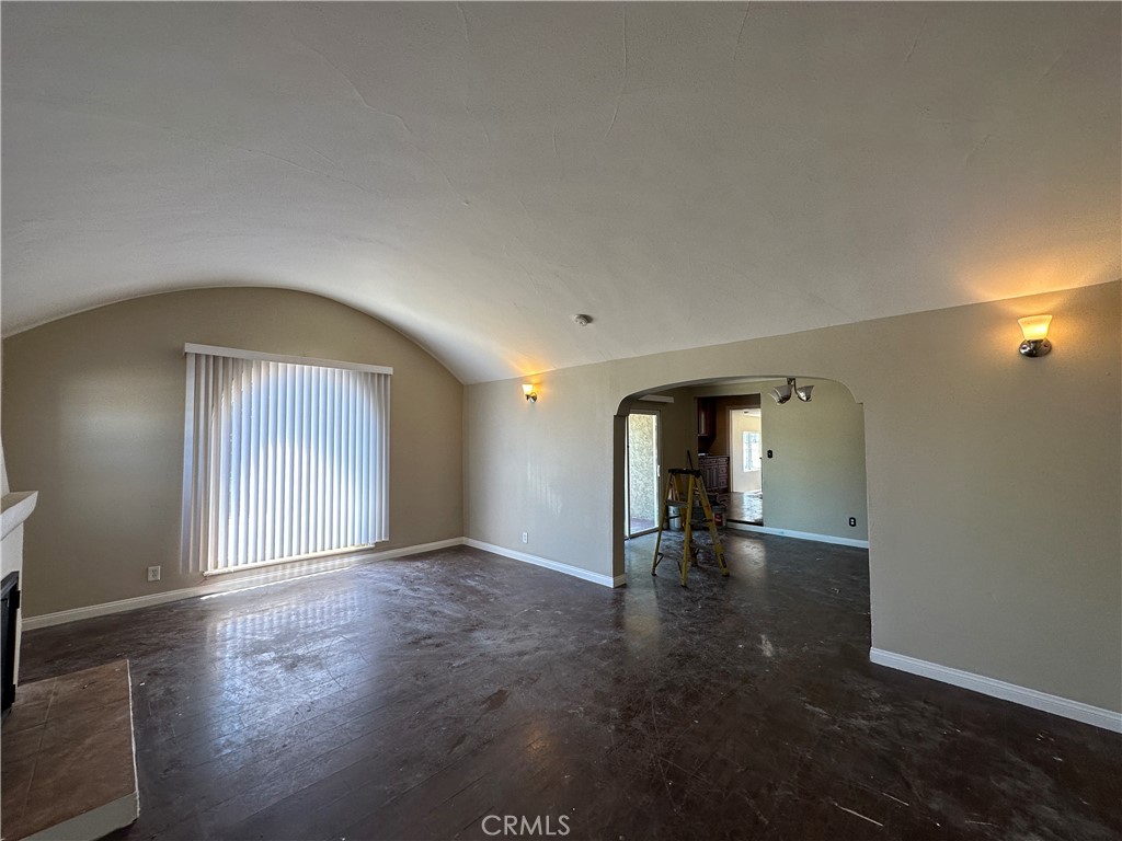 2202 W 75th Street