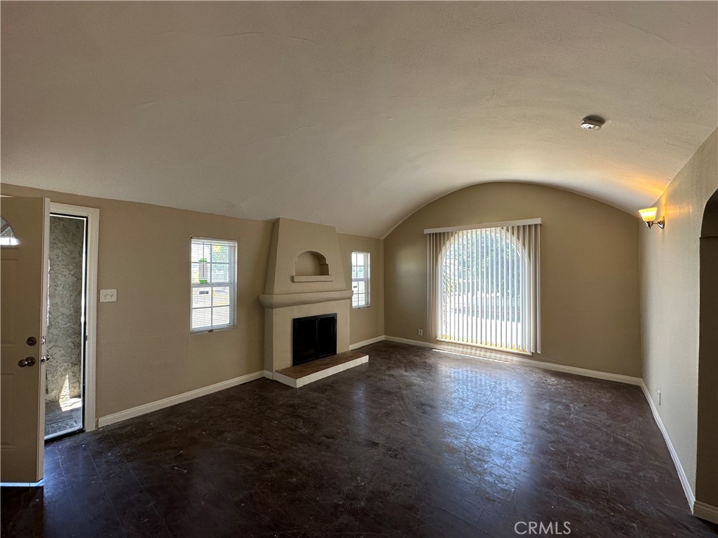 2202 W 75th Street