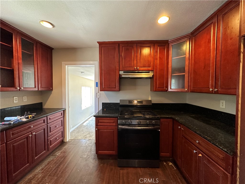 2202 W 75th Street
