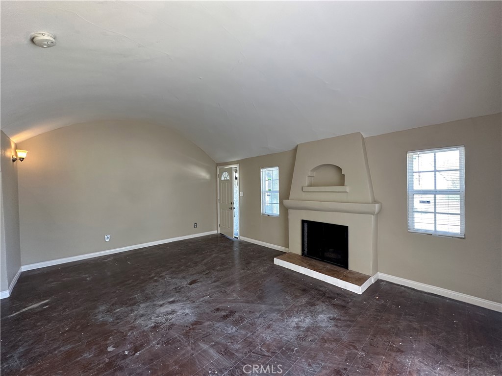 2202 W 75th Street
