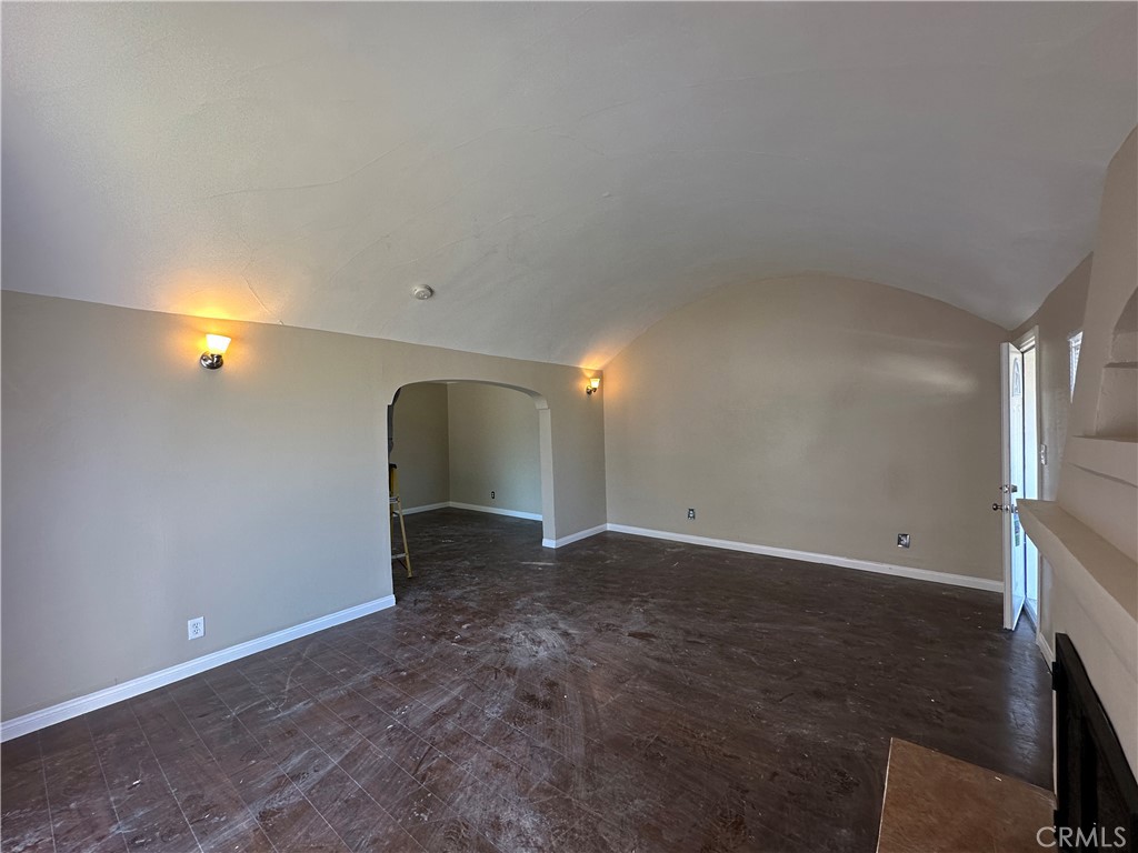 2202 W 75th Street