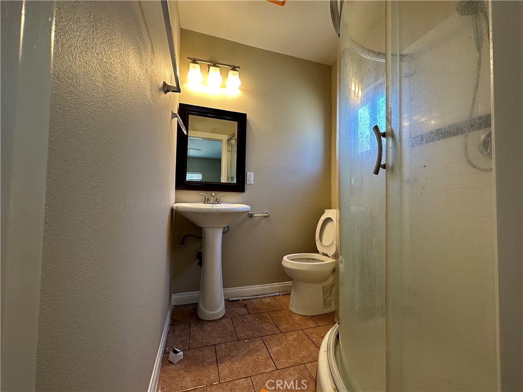 2202 W 75th Street