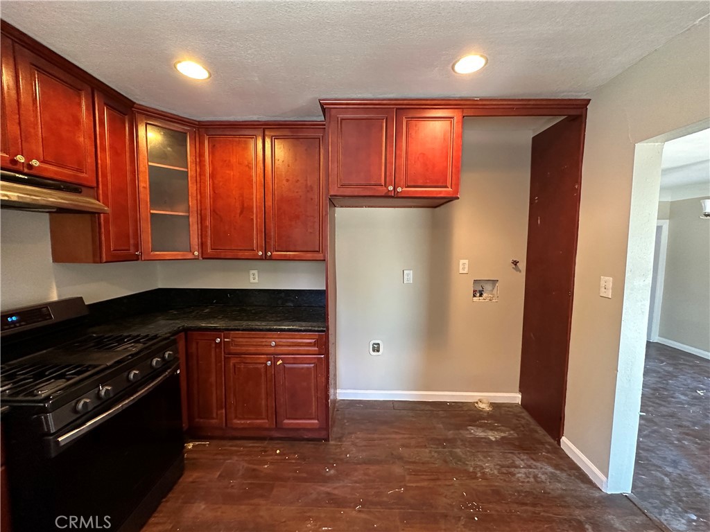 2202 W 75th Street